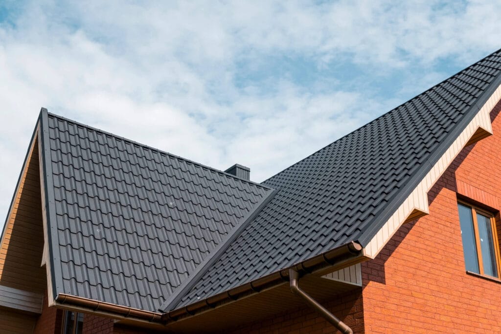 brand new dark gray roof, licensed roof installers, roof installation